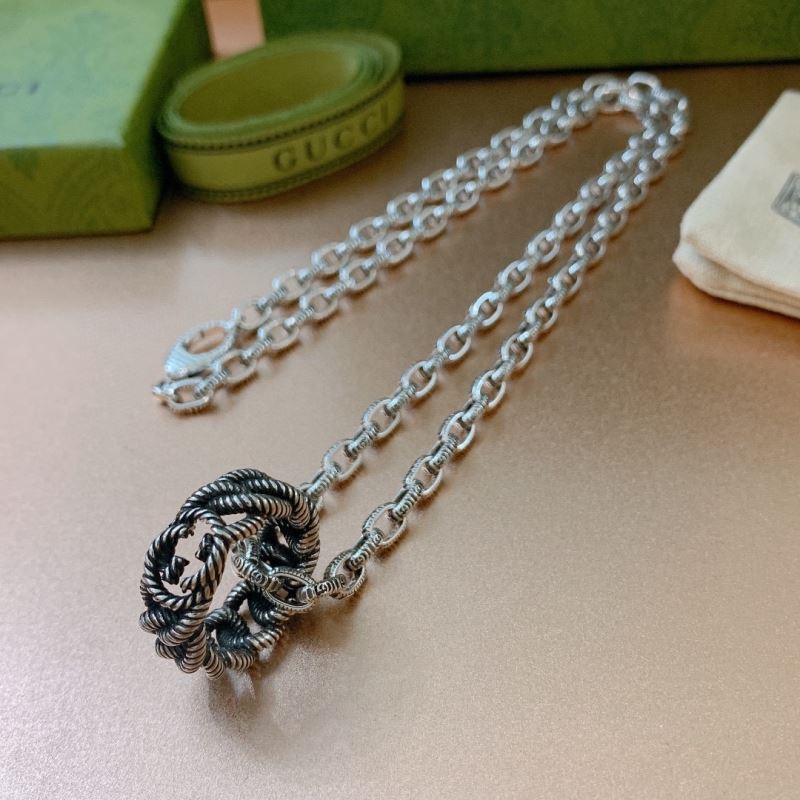 G*u*i necklaces